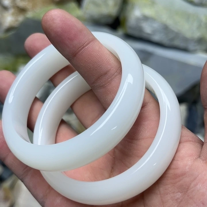 一级白手镯多样性发一