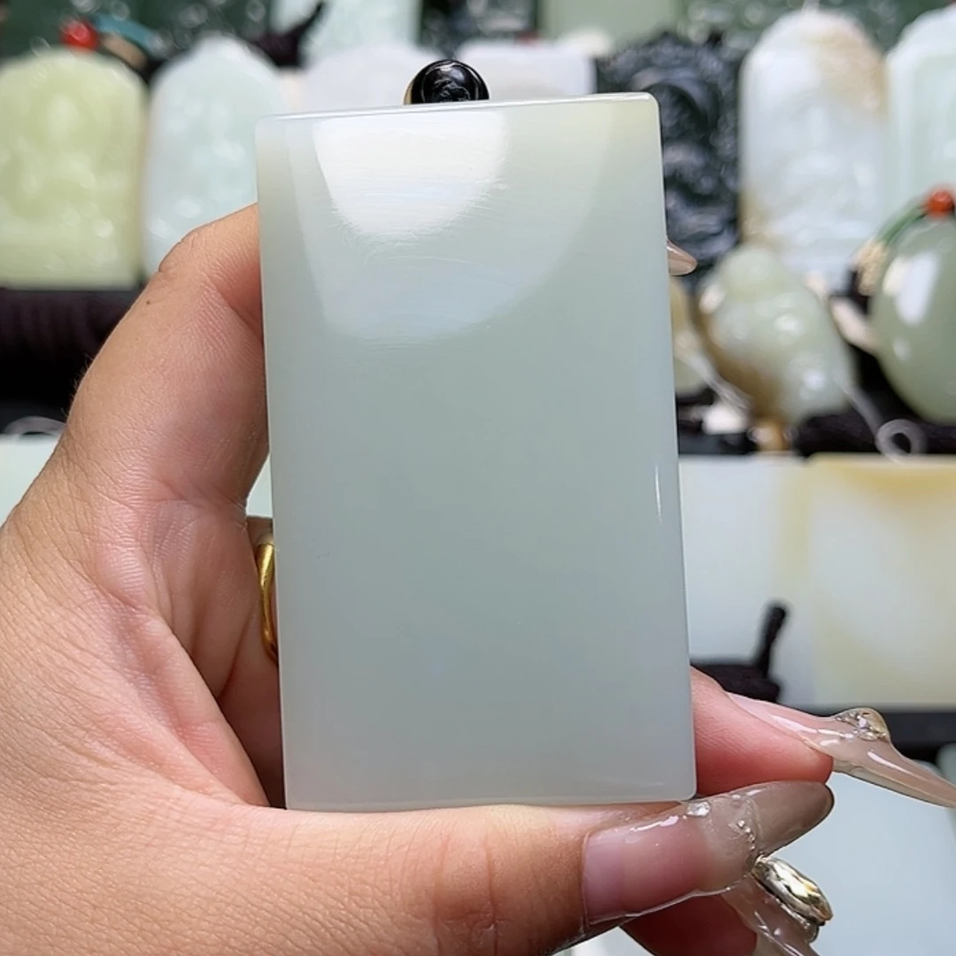 【闪购商品】颈饰未镶嵌和田玉幽*