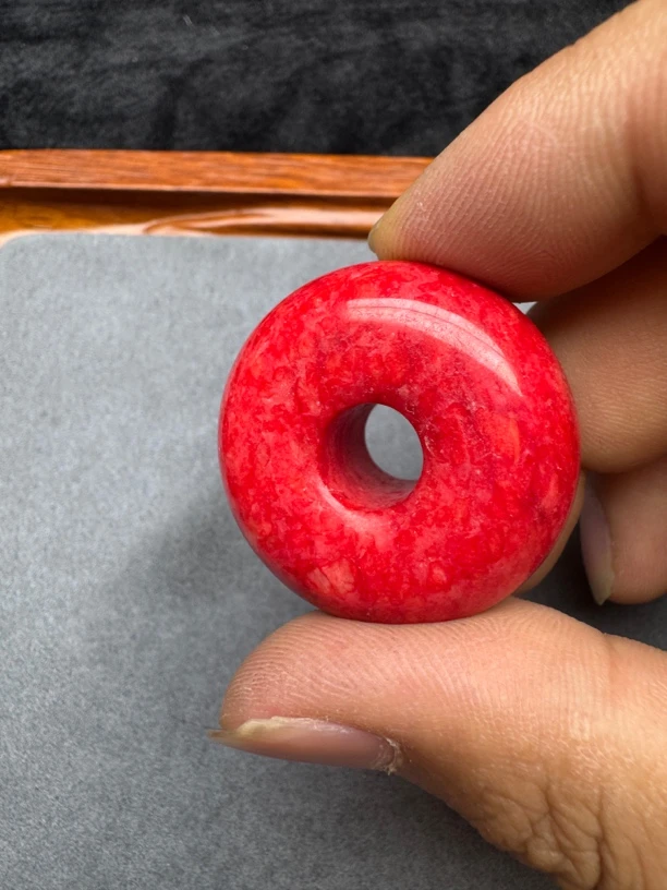 A121红色面包扣全品时尚饰品