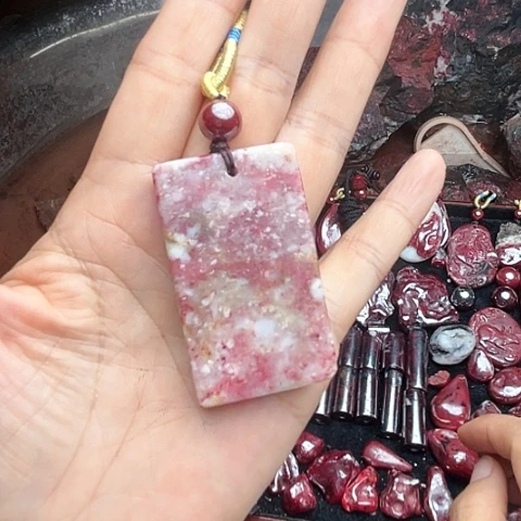 【闪购商品】天然辰砂天然原矿朱砂吊坠
