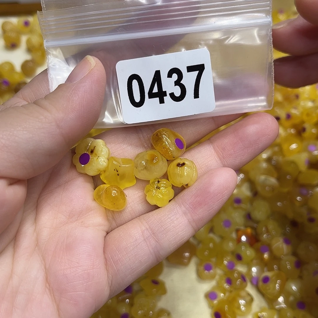 琥珀未镶嵌珠宝奇石