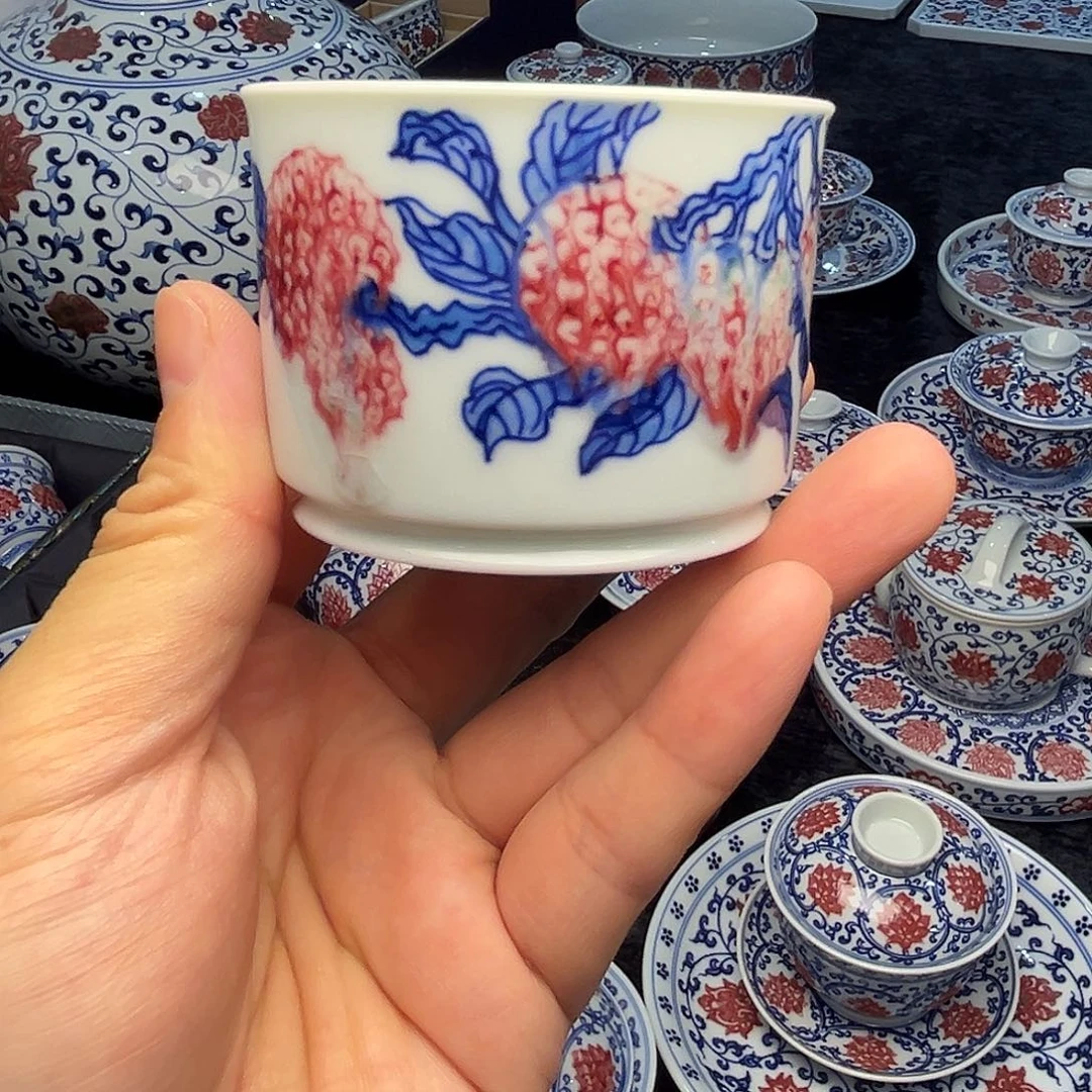 青花釉里红容天杯活动款