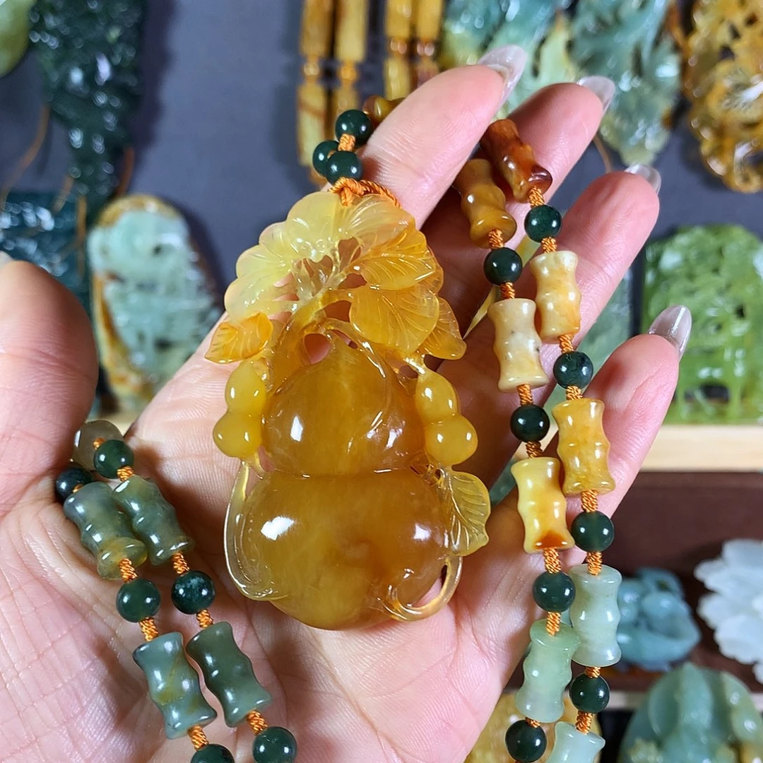 岫玉吊坠(赠链)未镶嵌开*果