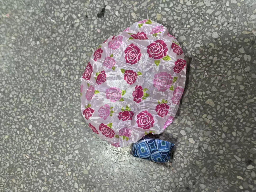 《兵哥外贸》3楼杂款防水浴帽 发16个，不挑款