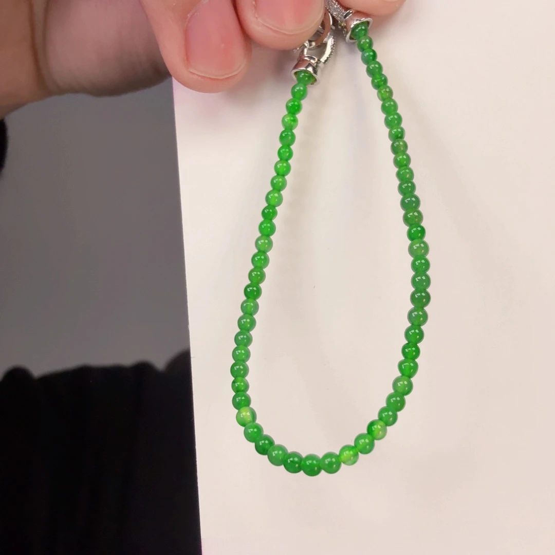 翡翠颈饰未镶嵌一件