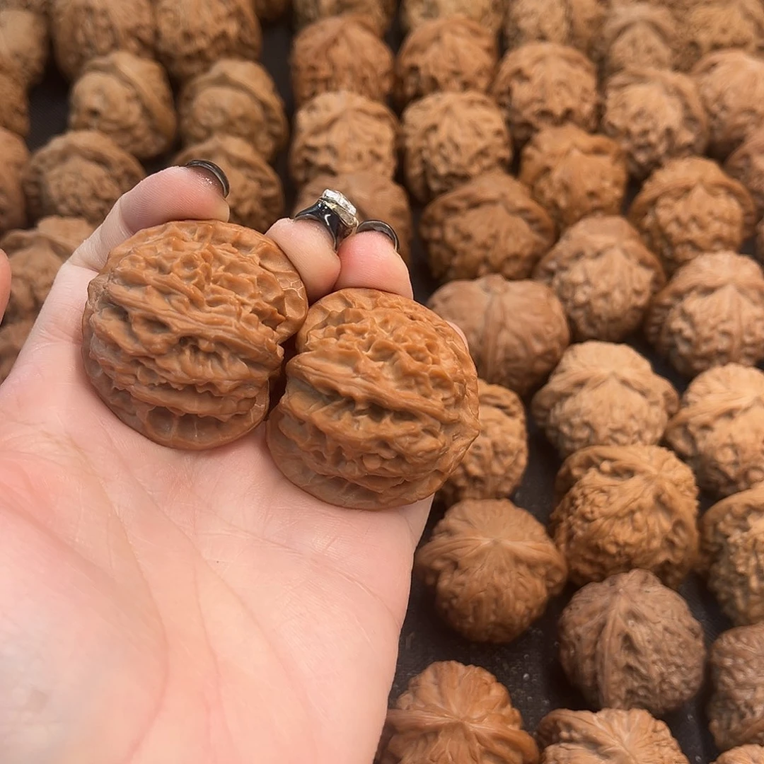 曲***文玩核桃吊坠苹果