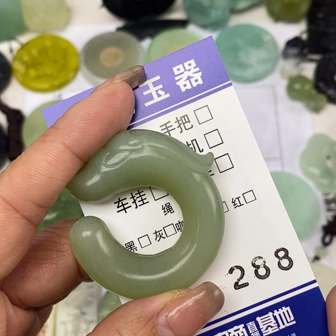 【闪购商品】岫玉颈饰未镶嵌挂件
