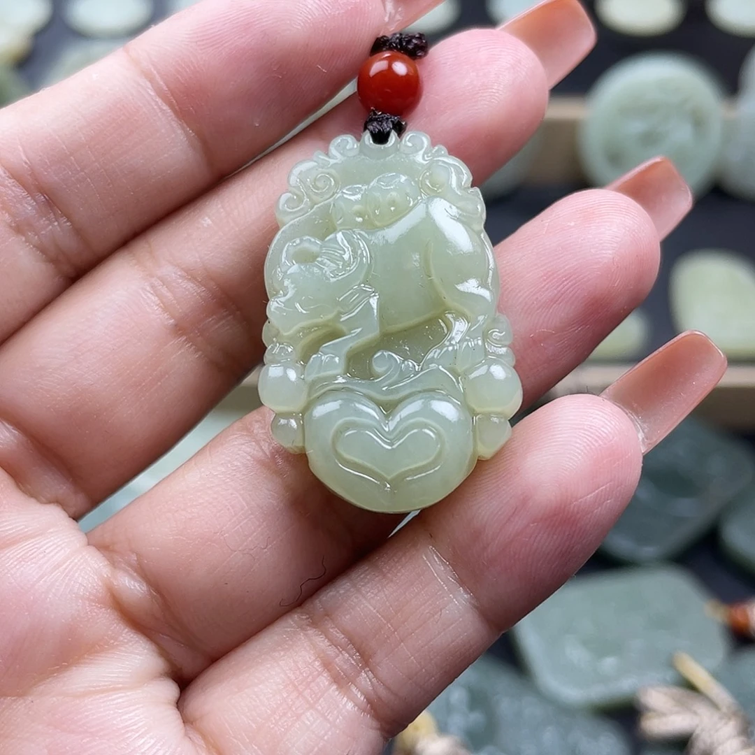 颈饰未镶嵌和田玉