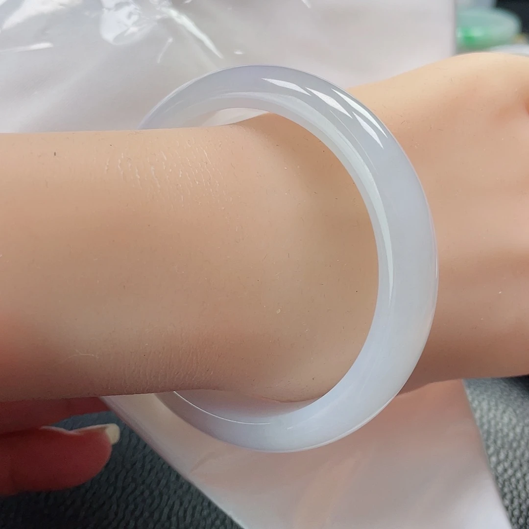 翡翠手镯（圆镯）未镶嵌缅甸翡翠手镯56圈