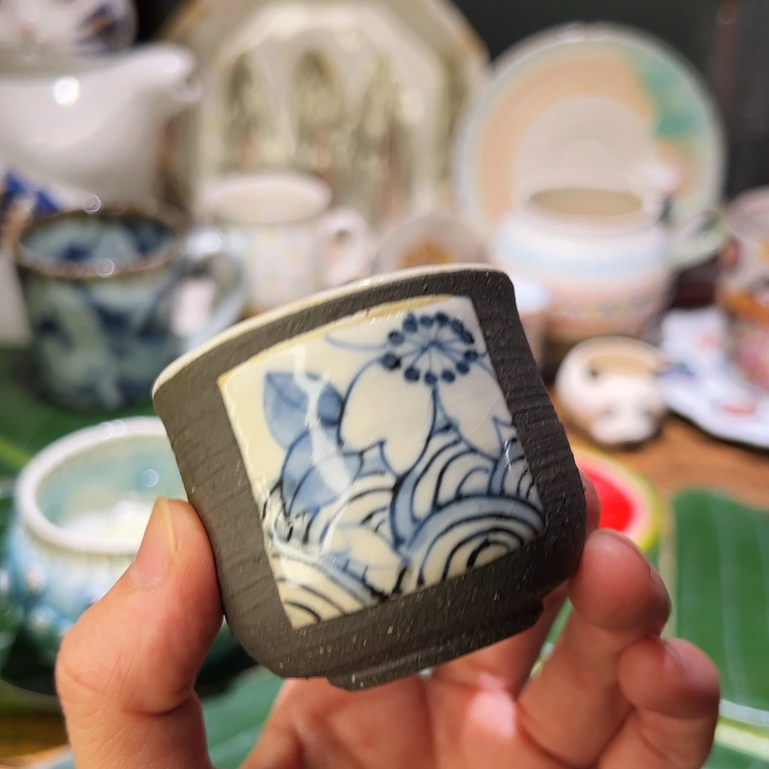 咖啡杯和茶杯也要搭配一些茶