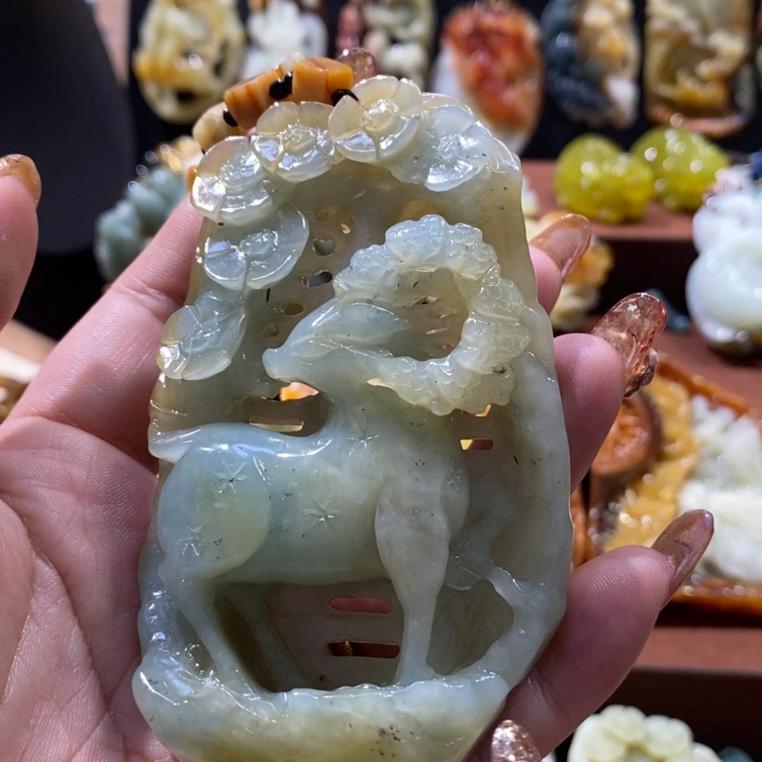 蛇纹石玉颈饰未镶嵌金**l