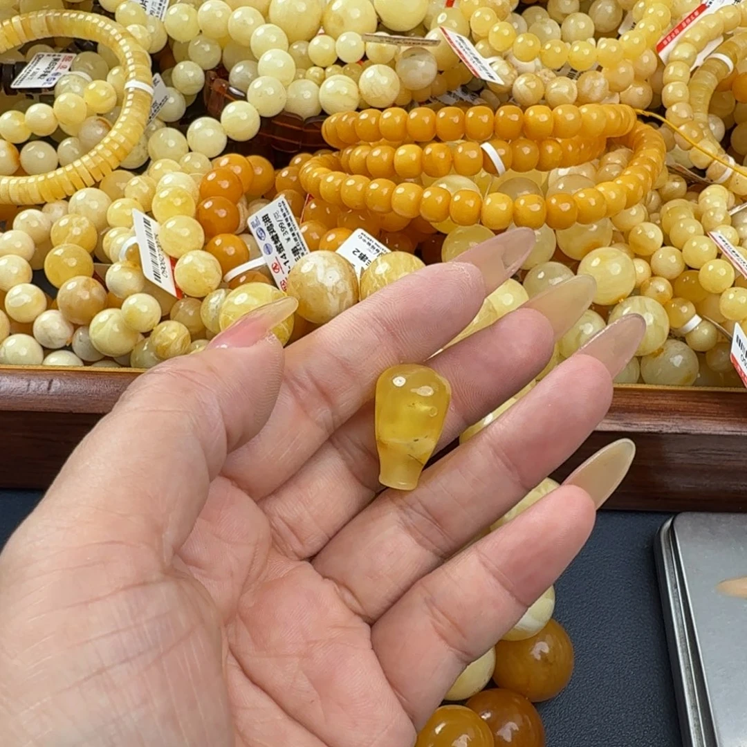 琥珀未镶嵌珠宝奇石