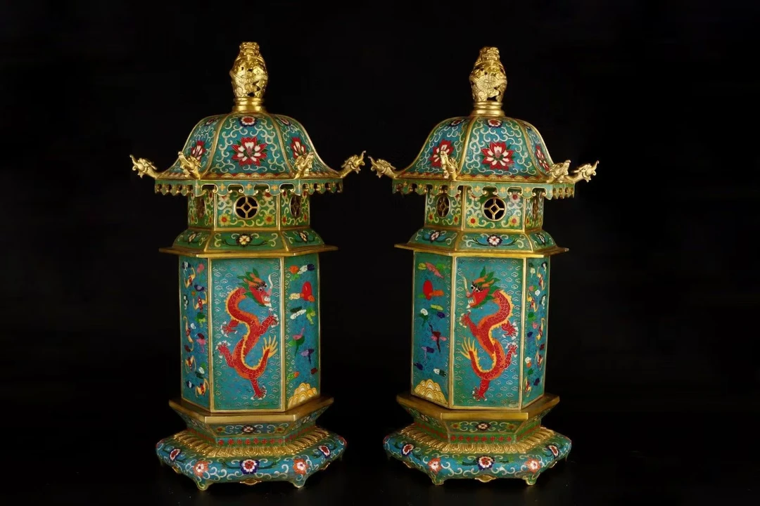 景泰蓝铜塔炉一对。