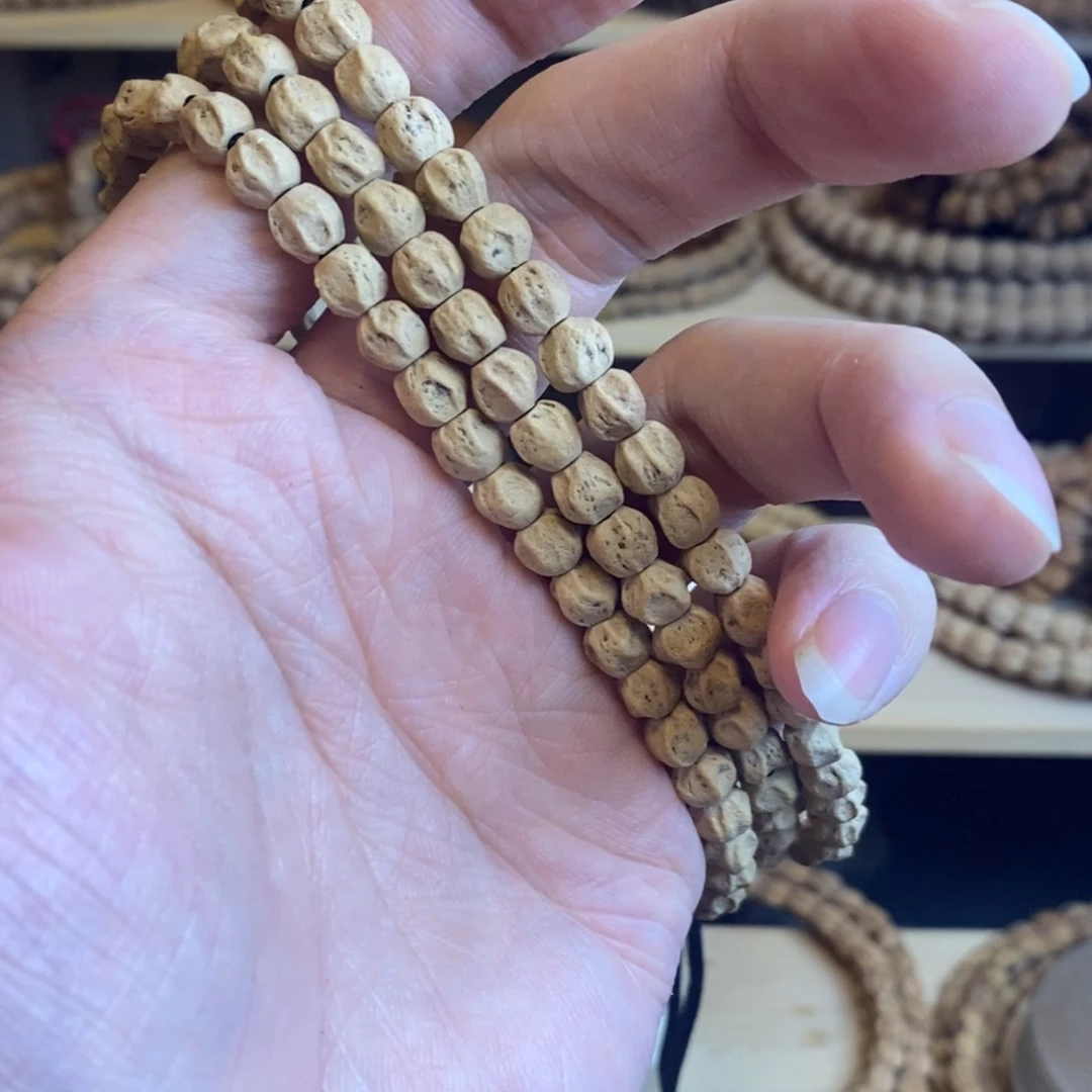 墨***月柏香籽/百香籽吊坠