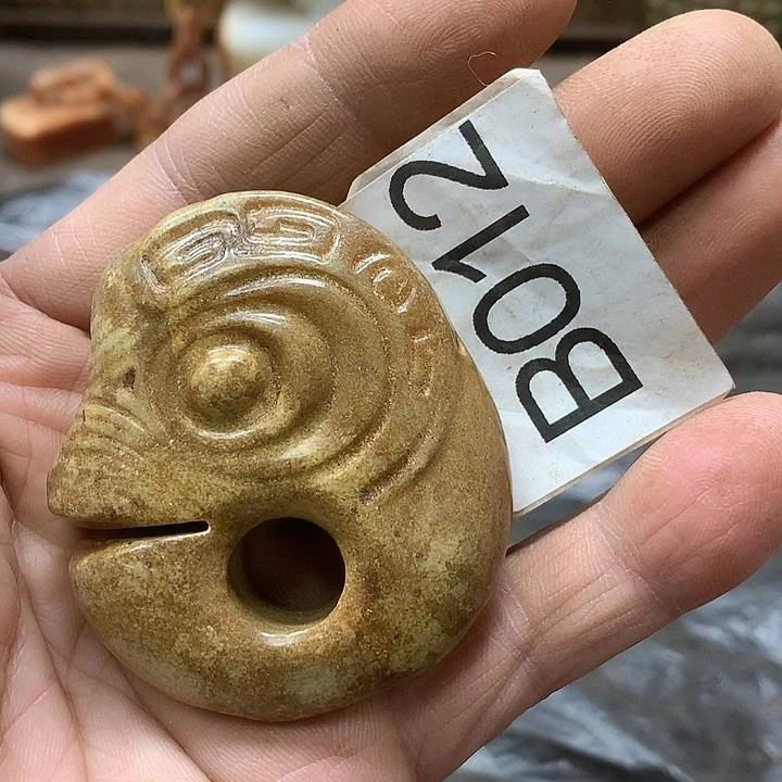 未镶嵌和田玉挂件