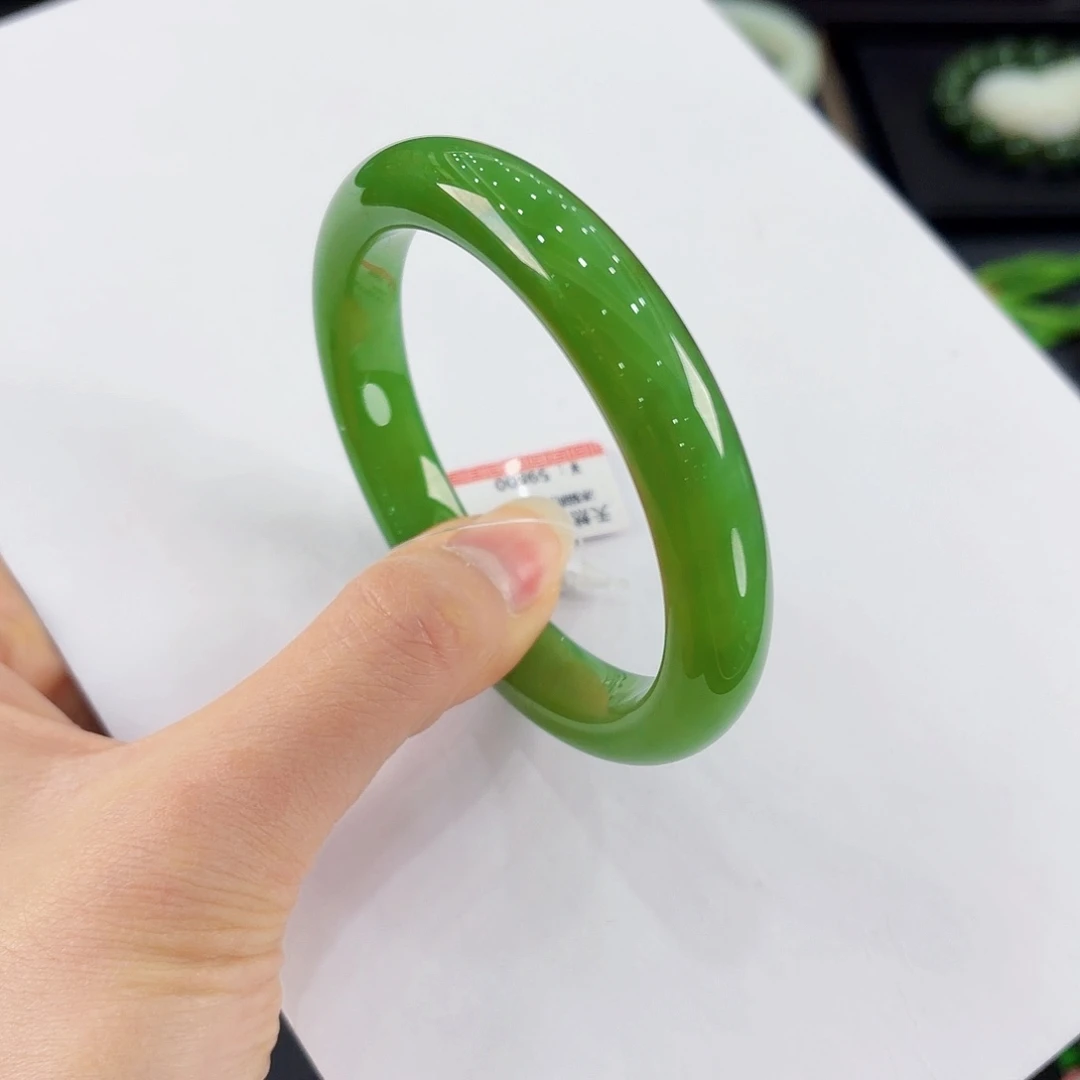 未镶嵌手镯和田玉（碧玉）天***膀