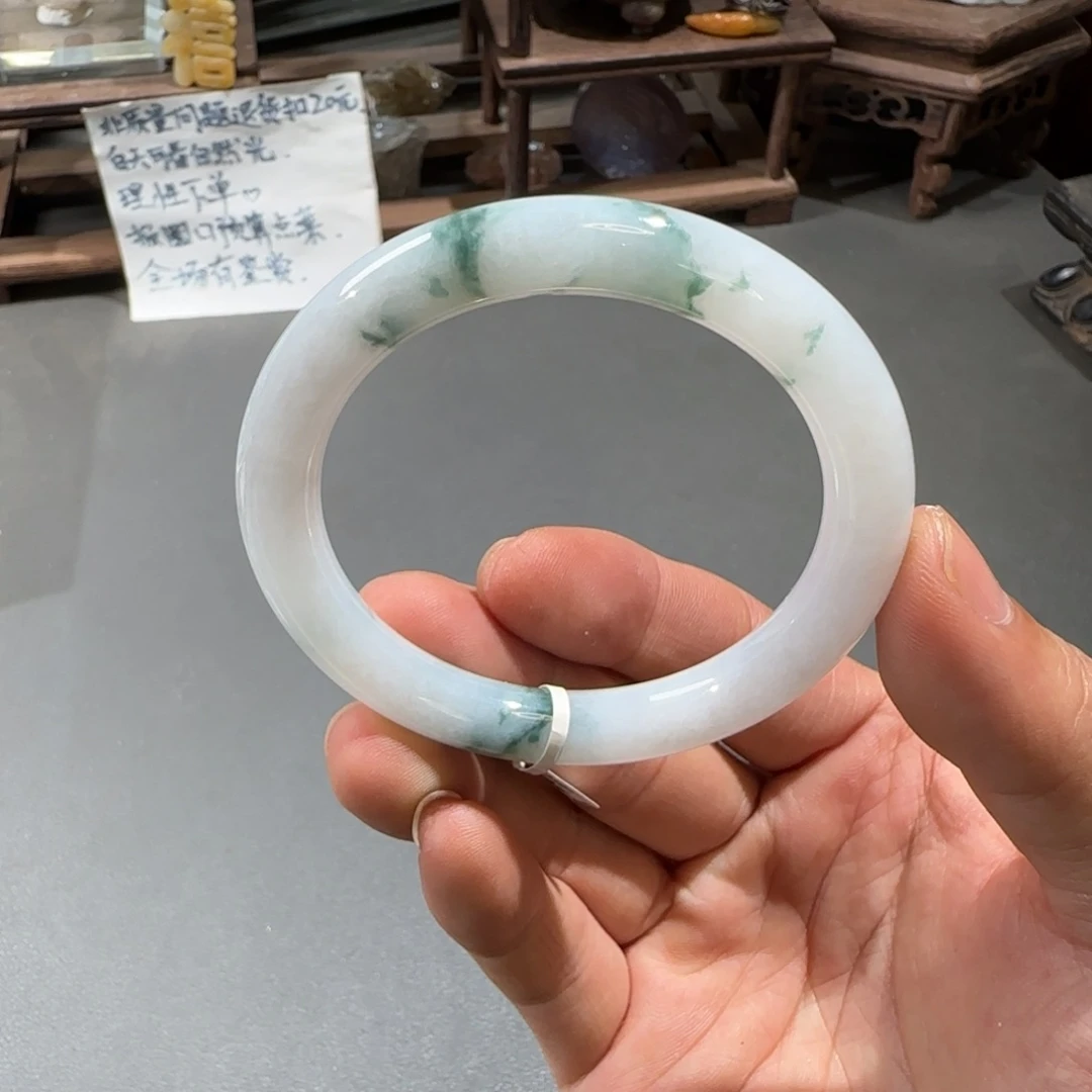 翡翠手镯未镶嵌52圆条