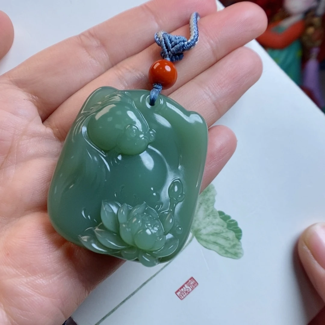 和田玉颈饰未镶嵌无****糖粉青连年有余