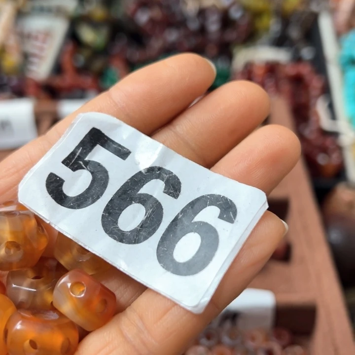 玛瑙/玉髓颈饰未镶嵌云*躲