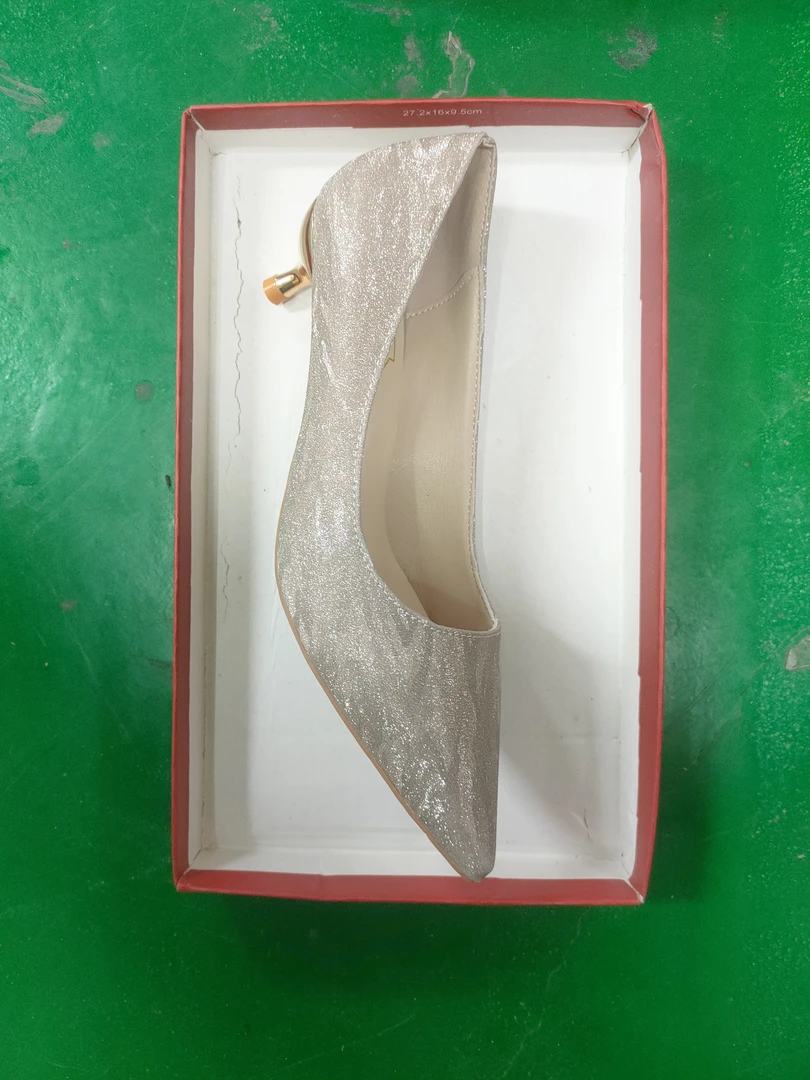 0948时尚断码百搭高跟女单鞋