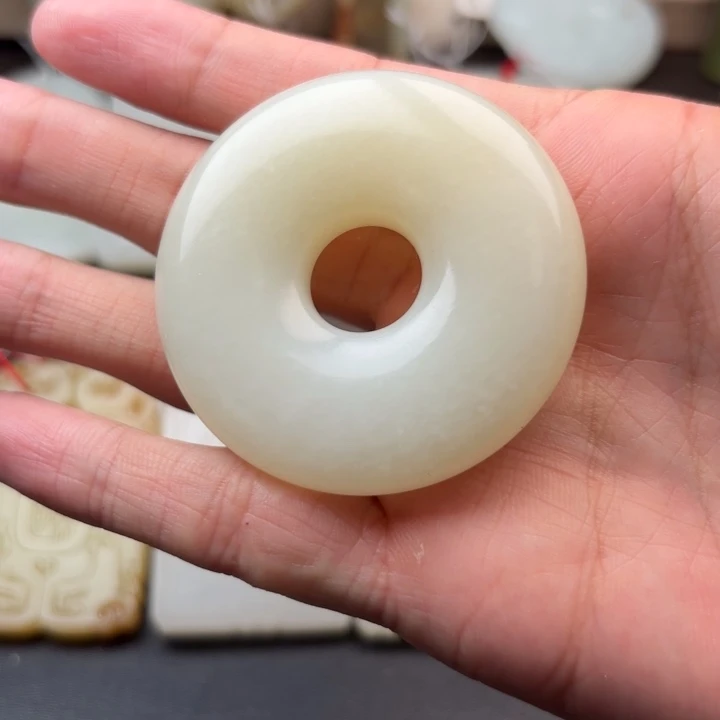 骑***侠和田玉未镶嵌挂件