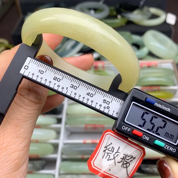 蛇纹石玉未镶嵌手镯865