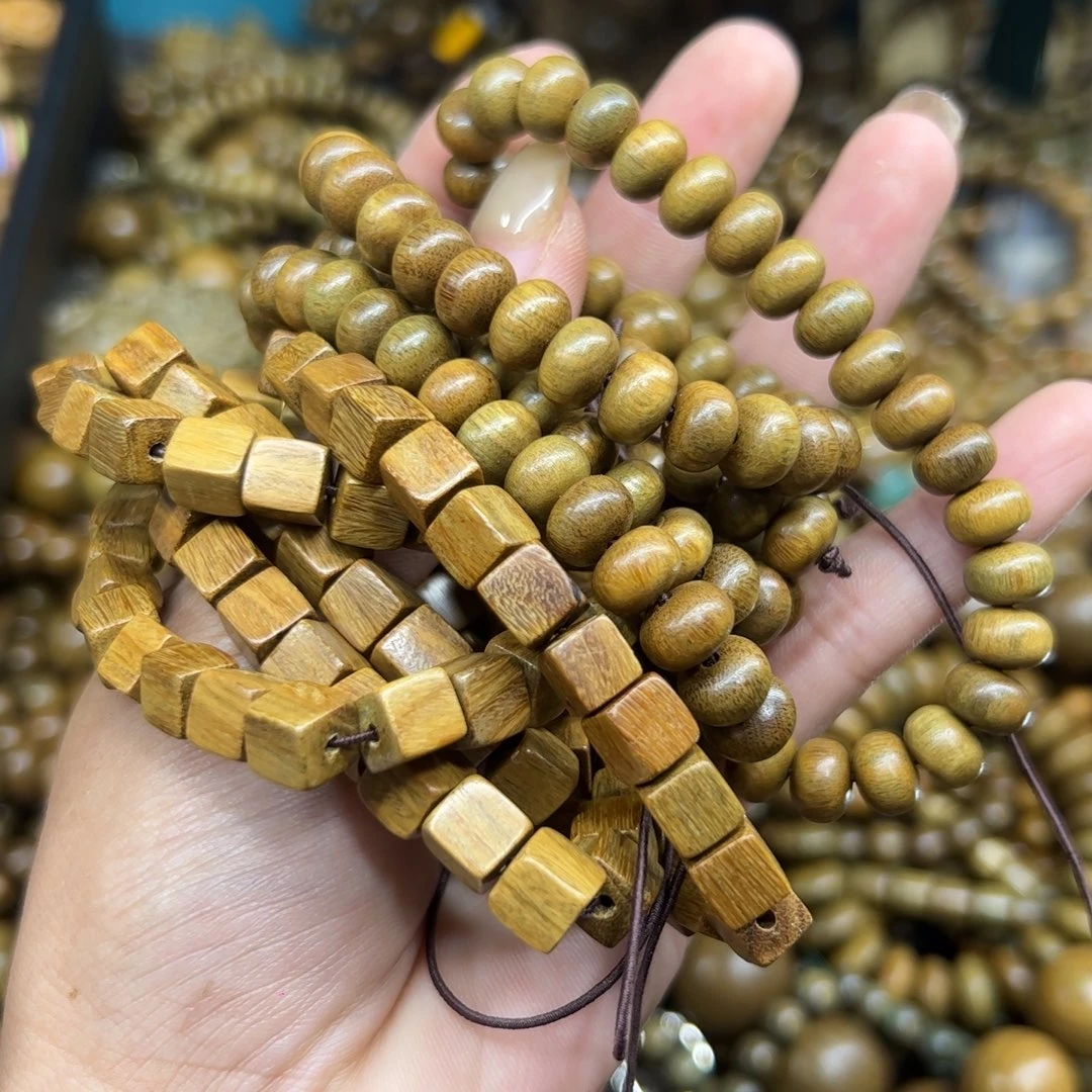 天***城维腊木（绿檀）无事牌