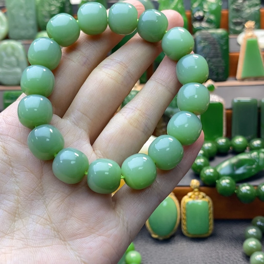 颈饰未镶嵌和田玉（碧玉）铁**生手串