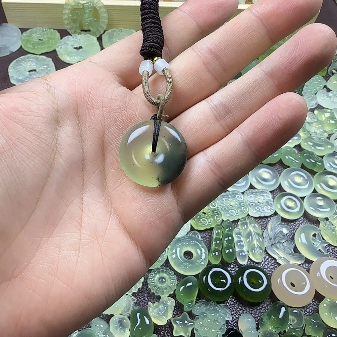 蛇纹石玉未镶嵌岫玉吊坠