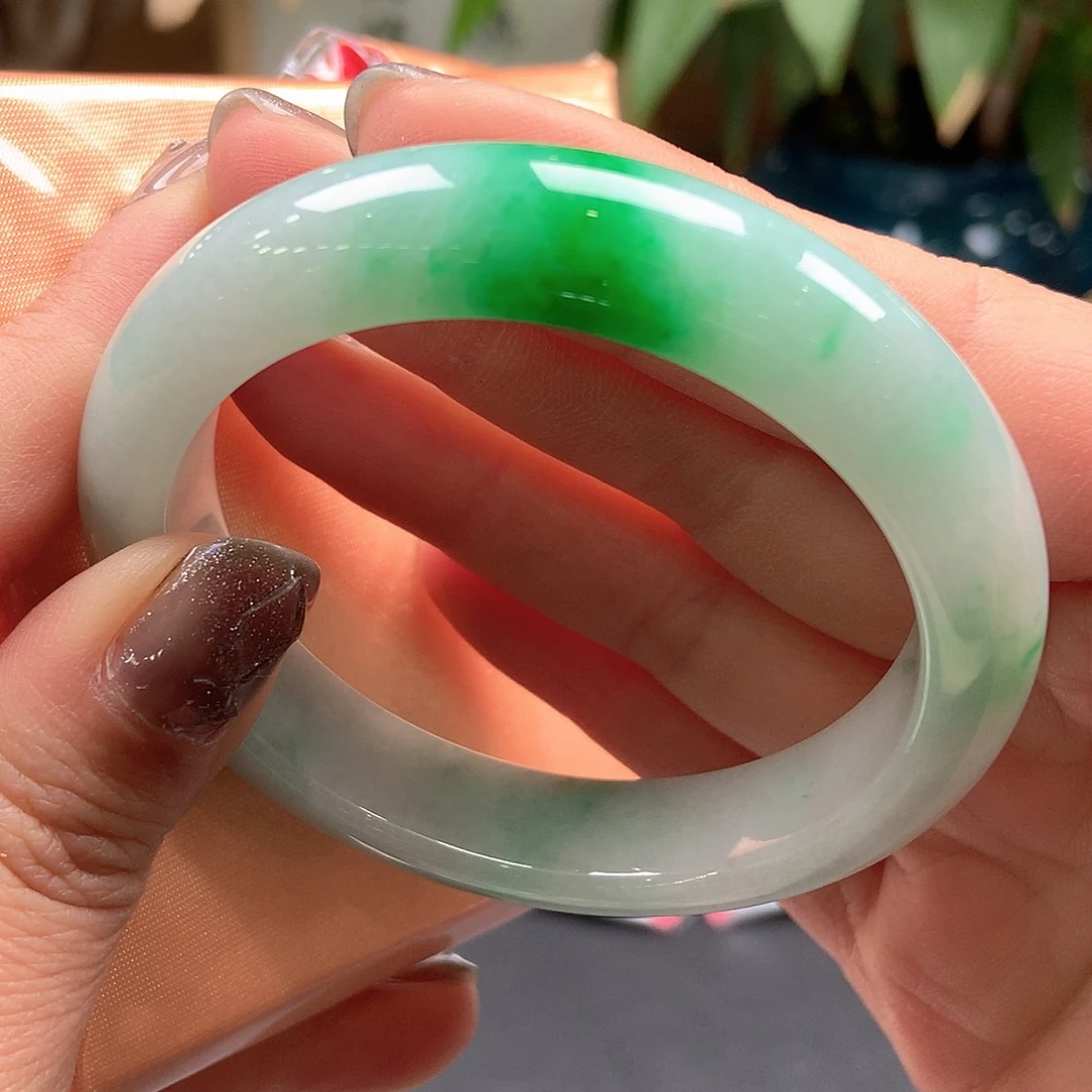 翡翠未镶嵌手镯4号