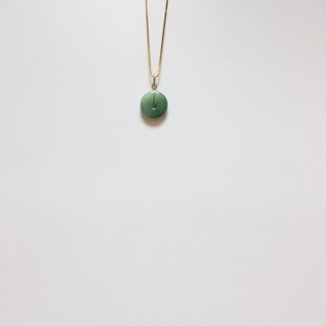 翡翠18K金镶嵌颈饰简单