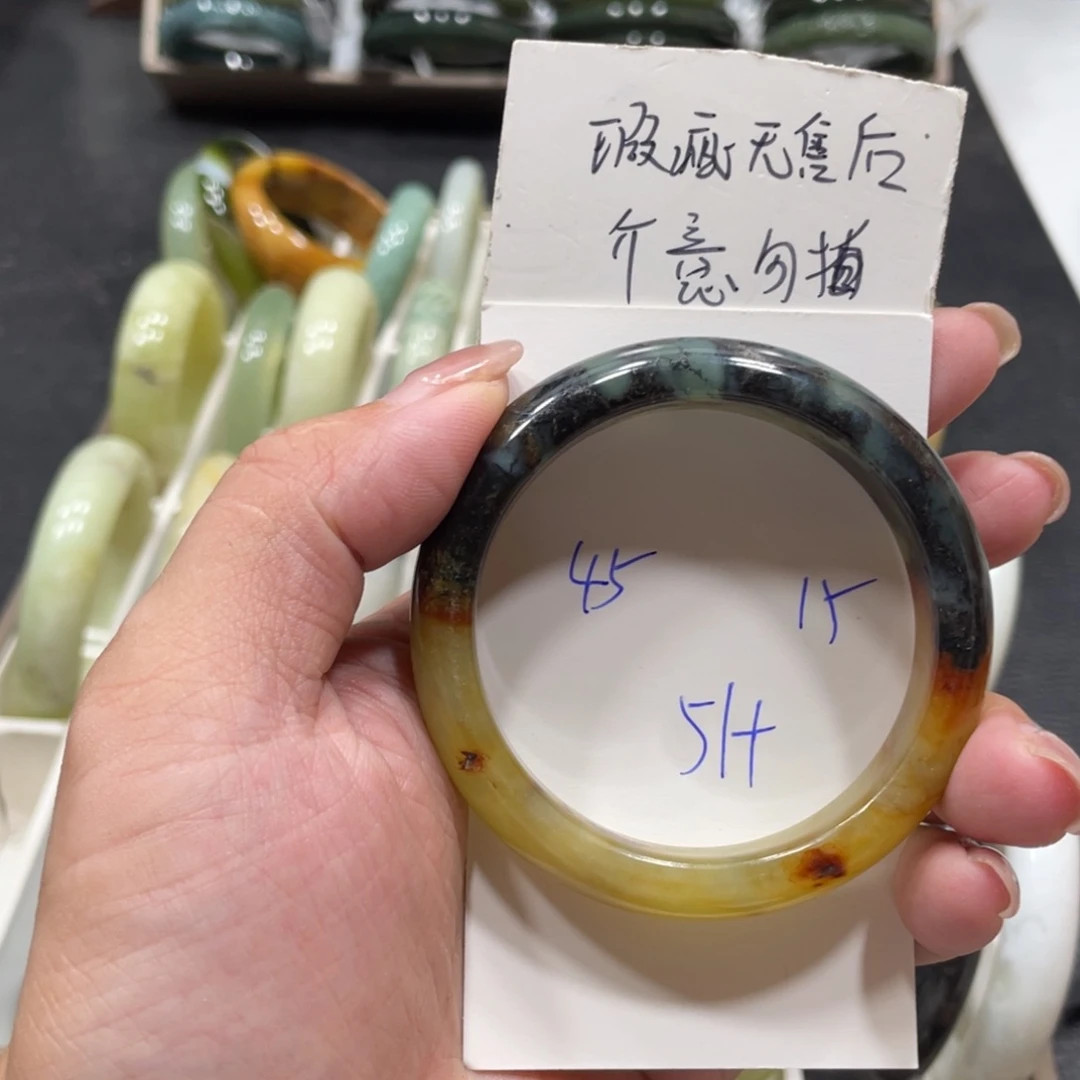 未镶嵌蛇纹石玉手镯