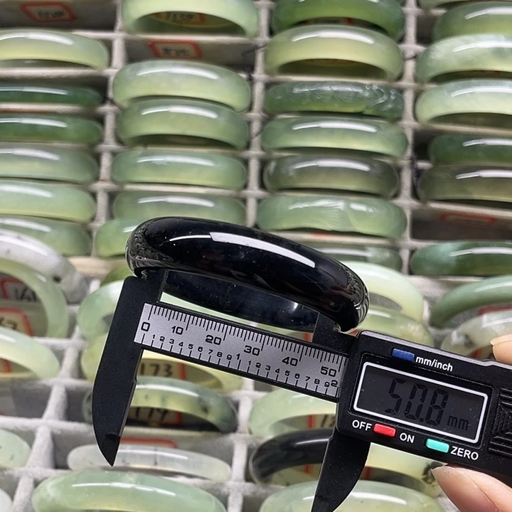 未镶嵌蛇纹石玉手镯164