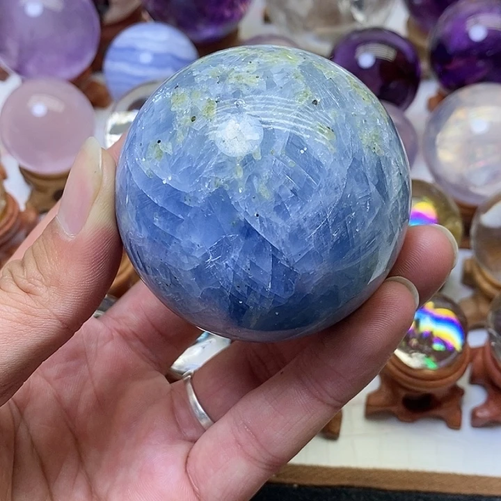 水晶蓝方解橄榄共生球未镶嵌