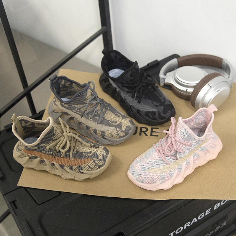 儿童椰子鞋透气男童运动鞋2025春夏款中大女童飞织八爪鱼跑步网鞋