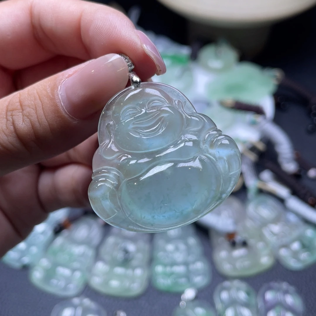 颈饰未镶嵌翡翠