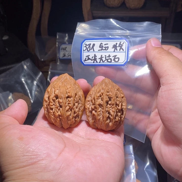 文玩核桃吊坠38全品大沽石