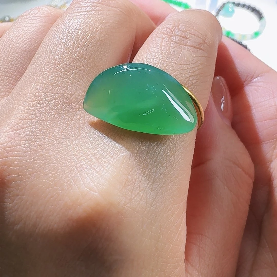 翡翠颈饰未镶嵌裸石