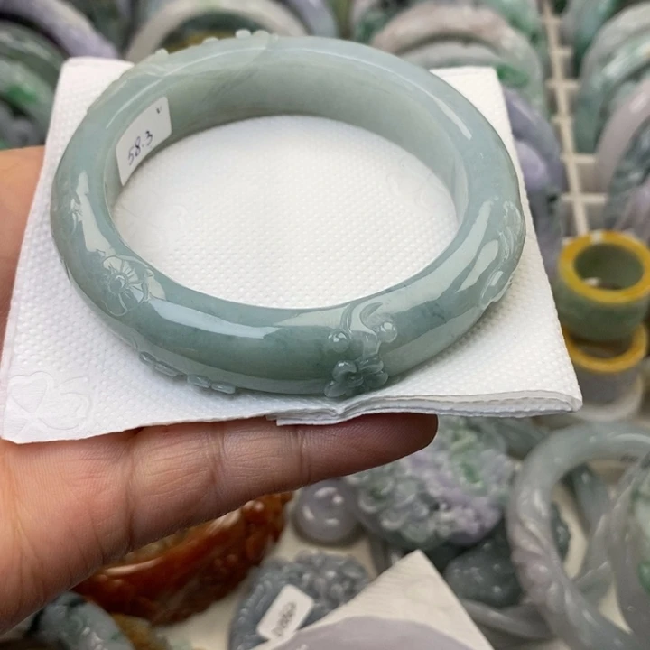 翡翠未镶嵌手镯58圈梅花鹿203