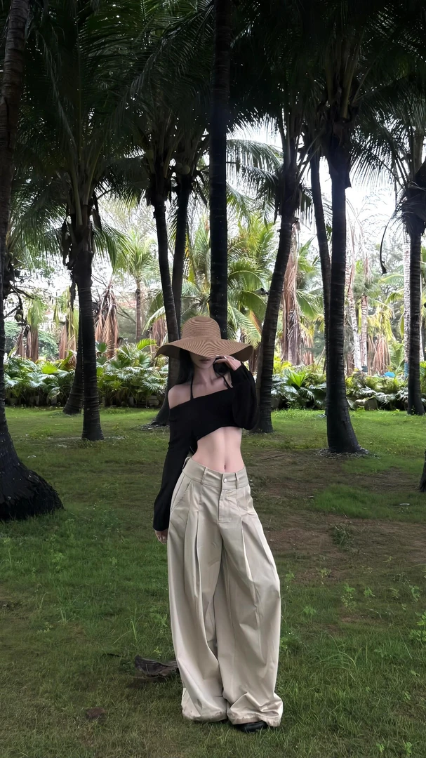 2025夏季新款辣妹风一字肩镂空长袖针织上衣配美式复古休闲裤套装