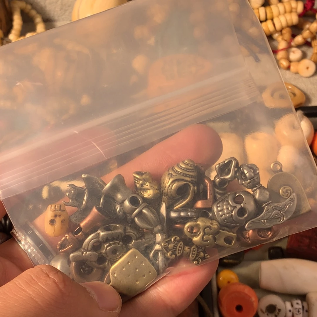 杨***狼树脂制品扎西德勒扎西德勒