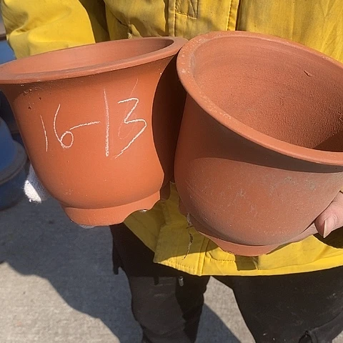 紫砂中国宜兴紫砂花盆？