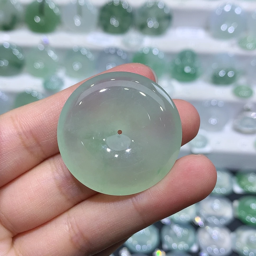 钟***镱翡翠未镶嵌吊坠(不含链)