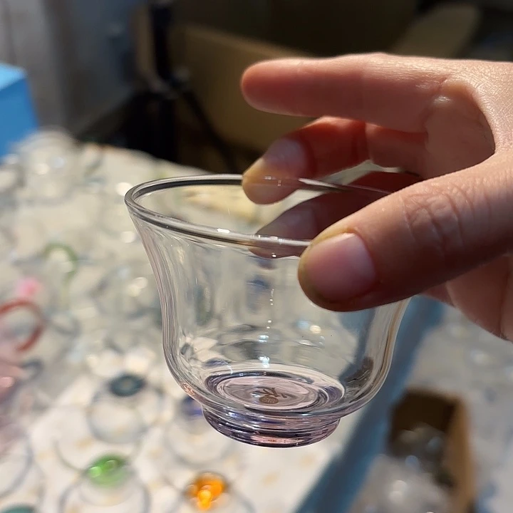 清杯粉底两个。