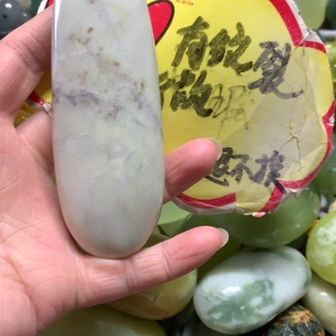 蛇纹石玉未镶嵌手把件