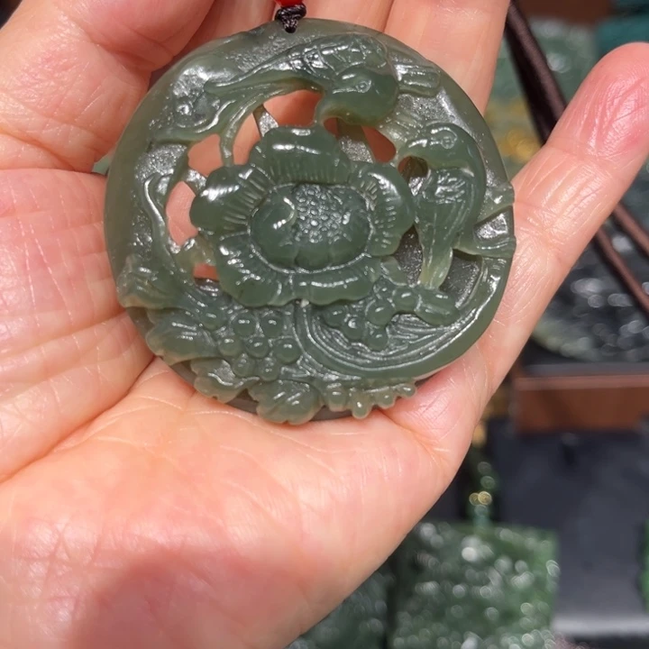 岫玉未镶嵌毛衣链
