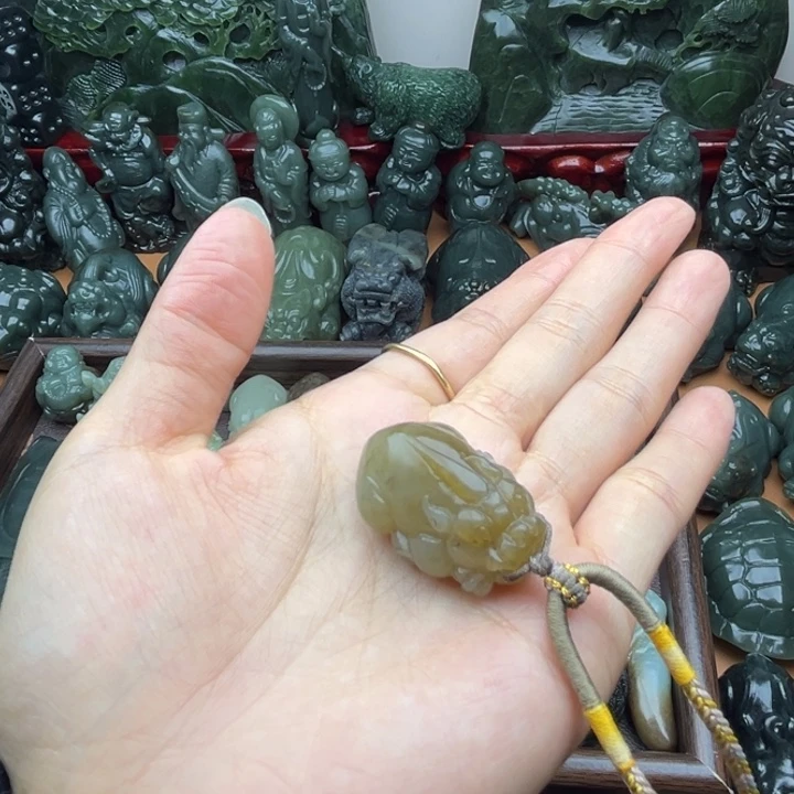 和田玉未镶嵌挂件