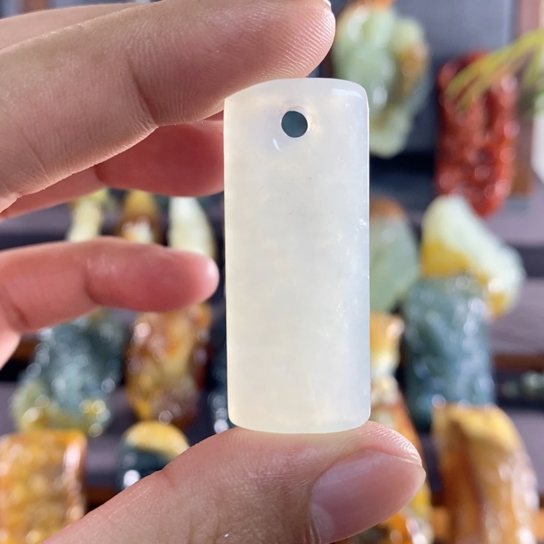 岫玉未镶嵌花玉挂件