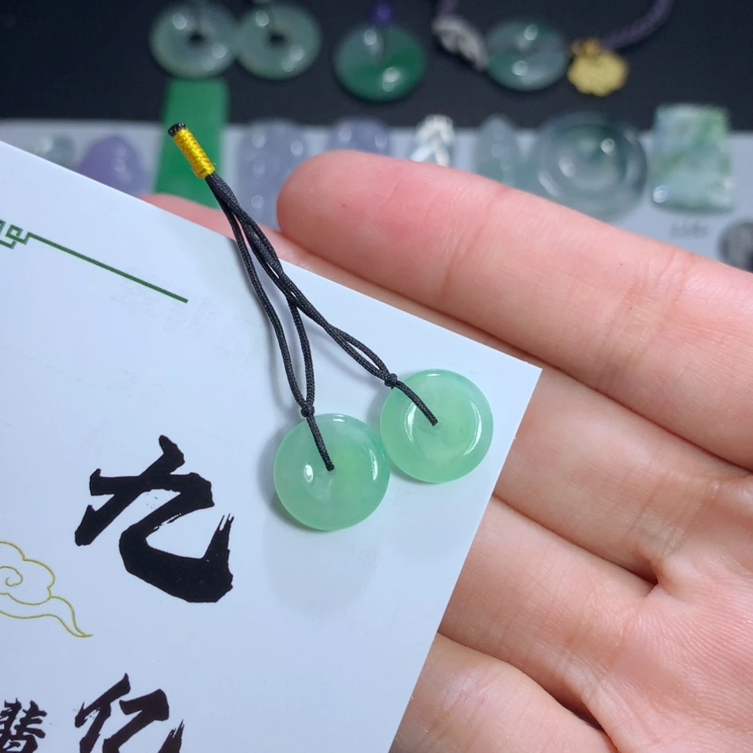 翡翠未镶嵌颈饰天然翡翠A货 一对扣子