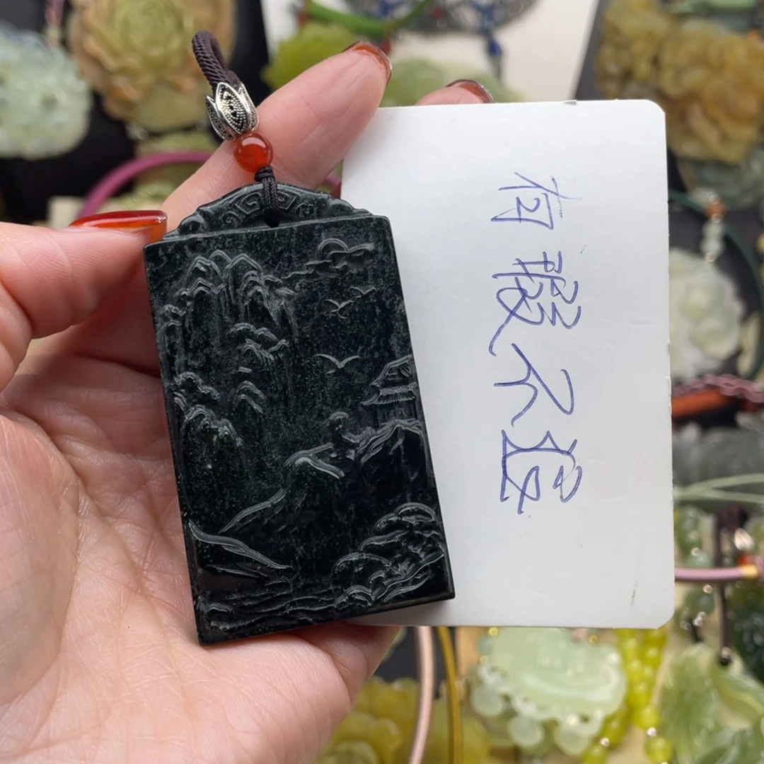 蛇纹石玉颈饰未镶嵌